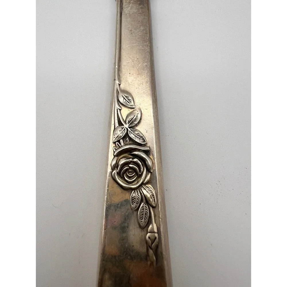 Reed and Barton Classic Rose Dinner Knife Sterling Handle Silver Good Floral